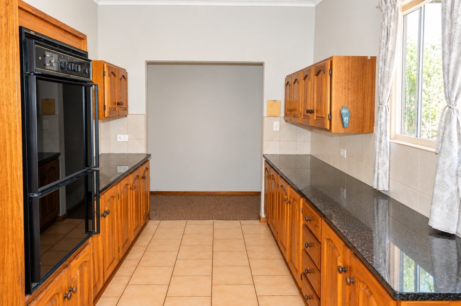 5 Bedroom Property for Sale in La Hoff North West
